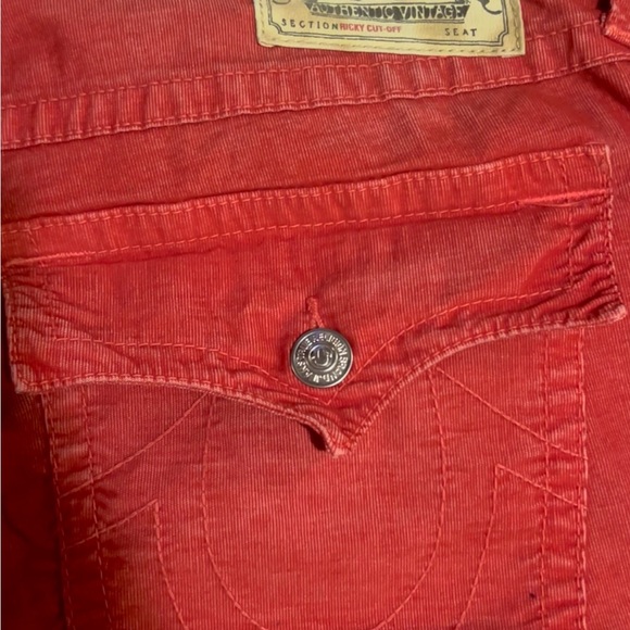 VINTAGE MEN’S TRUE RELIGION RICKY CUT-OFF CORDUROY RED SHORTS SIZE:38 - Picture 4 of 9